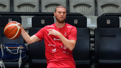 Malachi Flynn İsviçre maçında milli formayı ilk kez giydi