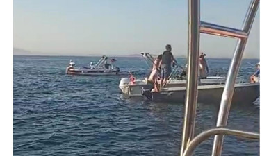Yalova açıklarında su tankeri tekneye çarptı: 2 kişi denize atlayarak kurtuldu