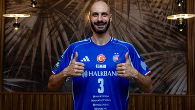 Halkbank Erkek Voleybol Takımı, Matey Kaziyski ile sözleşme yeniledi