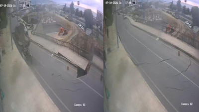Rize'de yurt inşaatı yanındaki yol çöktü: 2 bina tahliye edildi