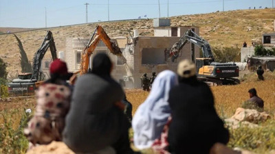 İsrail, Filistinlilerin evlerini yıkmayı sürdürüyor: 2 Filistinlinin evi yerle bir edildi