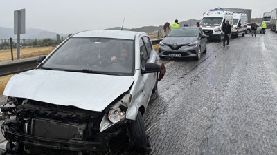 D-100 otoyolu savaş alanına döndü: Birer kilometre arayla 3 ayrı kaza