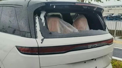 BYD'ye büyük darbe: Tesisteki yüzlerce sıfır araç ziyan oldu