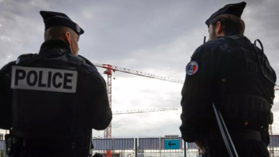 Paris'te Sağlık Bakanlığı binasında bıçaklı hırsızlık girişimi