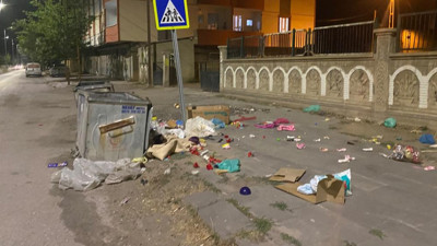 Ağrı Patnos’ta çöp konteynerleri boşken çevreye atılan atıklar tepki topladı