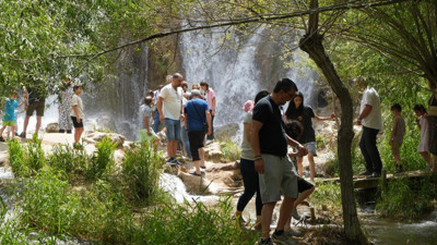 Erzincan'da sıcak havadan kaçanların adresi: Girlevik Şelalesi