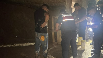 Depoda dehşet anları: Havalandırma boşluğundan düştü