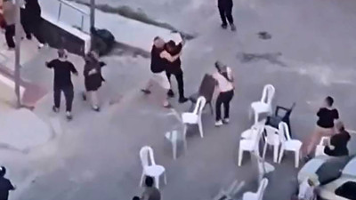 Taziye evinde korku dolu anlar: Silahını çekti diğer davetliler zor tuttu