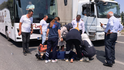Yolun karşısına geçmek istiyordu: Otobüs çarptı: Kadının üzerinden kimlik çıkmadı