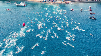 471 sporcu İzmit Körfezi’ni yüzerek geçti