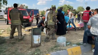 Yolculara yola savruldu: Ankara’da feci kaza: 1 ölü 16 yaralı