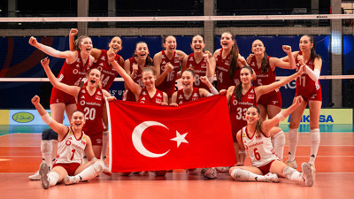 17 Yaş Altı Kadın Milli Voleybol Takımı yarı final biletini kaptı