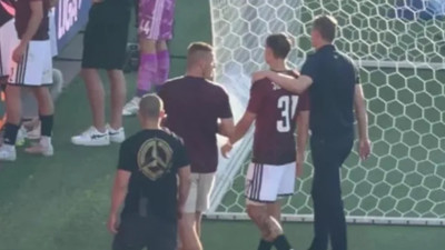 Eski paylaşımı başına dert oldu: Sparta Prag taraftarları Jurasek'i affetmedi