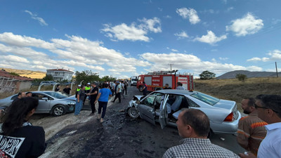 Kafa kafaya çarpıştılar: 7 kişi hastaneye kaldırıldı