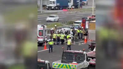 Kuzey Marmara Otoyolu’nda iki araç çarpıştı: ölü ve yaralılar var: Yol trafiğe kapandı