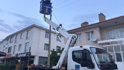 Erzincan'da peş peşe patlamalar: Direklerden çıkan kıvılcımlar paniğe neden oldu