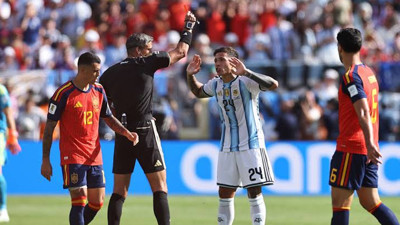 FIFA'dan Arjantinli yıldızlara tarihi ceza: Toplam 17 maç men