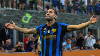 Hakan Çalhanoğlu'nun perdeyi açtığı maçta Inter farka koştu
