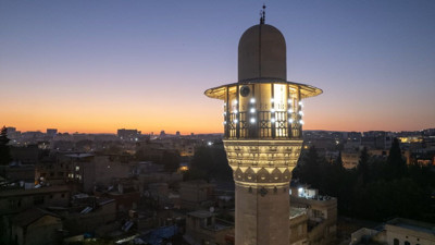 Depremde hasar gören iki tarihi cami Mevlid Kandili'nde yeniden ibadete açılıyor