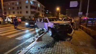 Koruma polisleri kaza yaptı: 2 polis yaralandı