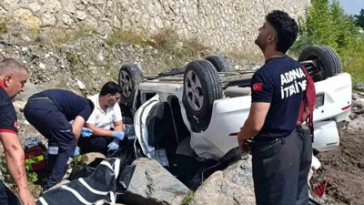 Adana'da feci kaza: Otomobil dere yatağına devrildi, 2 ölü