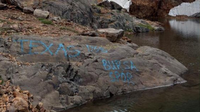 Artabel Gölleri Tabiat Parkı'nda vandalizm tepkisi: Korunan alana sprey boyayla yazı yazıldı