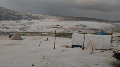 Erzincan yaylalarında panik: Dolu ve sağanak çadırları bastı