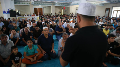 Camide anlamlı uygulama: Hutbeler işaret diliyle anlatılıyor