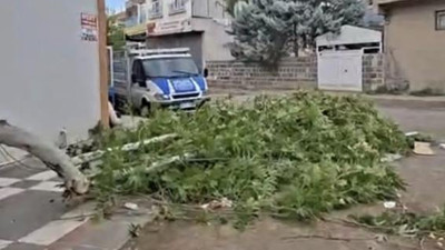Şanlıurfa Siverek'te şiddetli fırtına hayatı olumsuz etkiledi