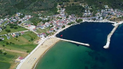 Denize giren 4 kişi boğulma tehlikesi geçirdi