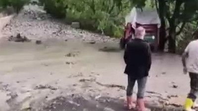 Erzurum’da sağanak sonrası sel paniği