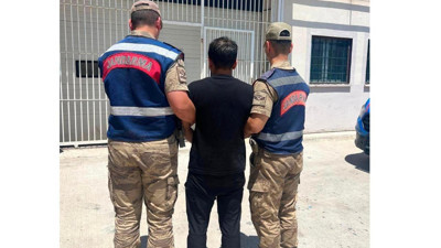 Jandarma peşindeydi: 10 yıl 10 ay hapis cezasıyla aranan hükümlü yakalandı