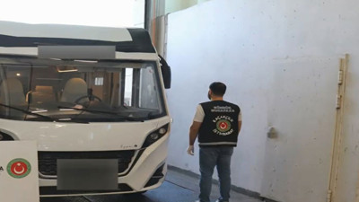 Karavanada paket paket bulundu: Sınır kapısında uyuşturucu operasyonu