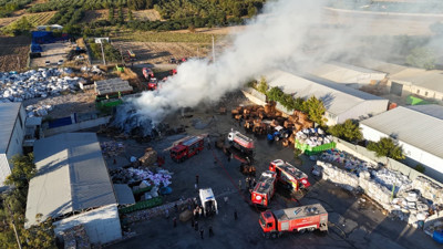 Bursa’da geri dönüşüm deposunda korkutan yangın