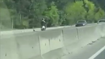 Motosikletiyle ters yönde ilerleyip trafiği tehlikeye attı