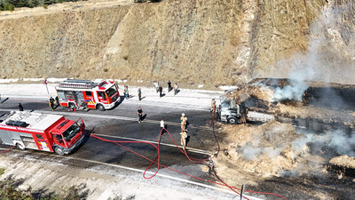 Isparta-Konya yolunda can pazarı: Saman yüklü tır alev aldı