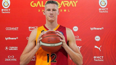 Galatasaray’ın yeni transferlerinden ilk mesaj: "Güçlü bir kadro kuruldu"