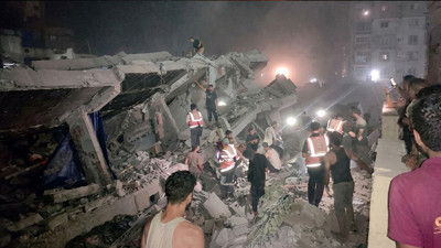 Hasarlı bina çöktü: En az 8 kişi hayatını kaybetti