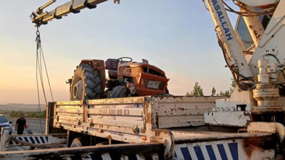 Şanlıurfa’da fıstık yüklü traktör devrildi: Sürücü ağır yaralandı