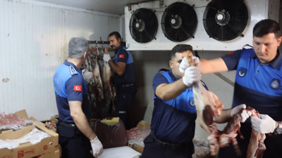 Kasapta skandal görüntü: 315 kilo sağlıksız et ele geçirildi