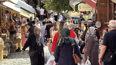 Safranbolu'da hafta sonu yoğunluğu: Tarihi sokaklar turistlerle doldu