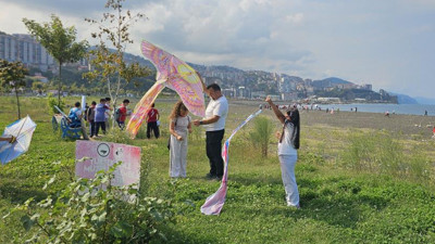 Minik yürekler Gazze için buluştu: Gökyüzüne anlamlı mesajlar gönderildi