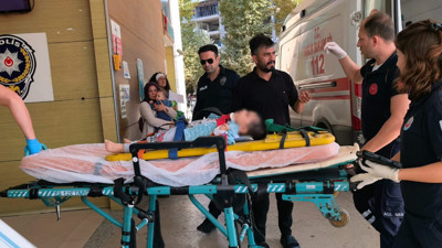 Pencereye tırmanan 2 yaşındaki çocuk 3. kattan düştü: Durumu ağır