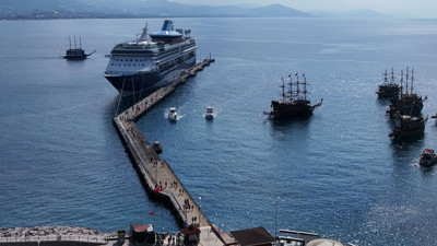 Marella Discovery Alanya İskelesi’ne demir attı