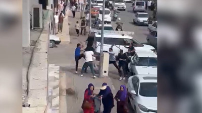 Taş ve sopalarla birbirlerine girdiler: 9 yaralı