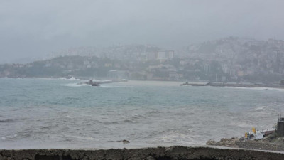 Zonguldak'ta deniz sarı ve kahverengiye büründü