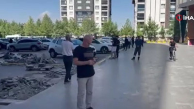 Güneydoğu'daki depremin ardından zemin çatladı