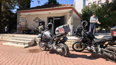 Mezarlıkta korku dolu anlar: Tartıştığı kişiyi baltayla yaraladı