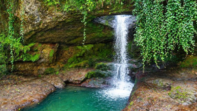 Artvin’de “Ormanın yüzüğü” Delikli Kaya Şelalesi yenilendi