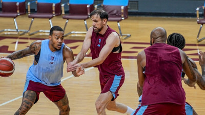 Trabzonspor'da Selçuk Ernak Avrupa hedefini açıkladı: 'Gruptan çıkmamız lazım'